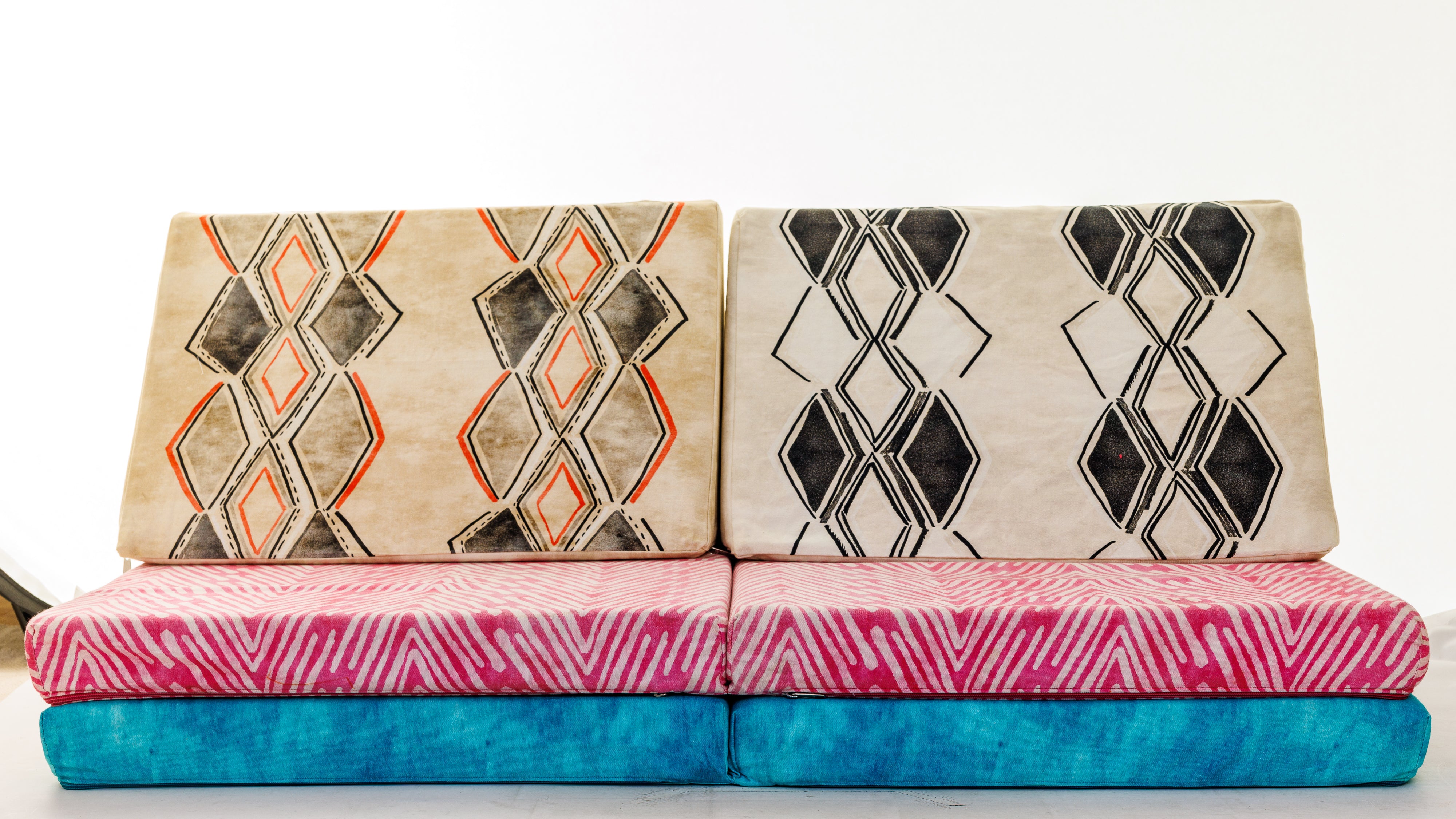 Luna Lounger Play Couch in Desert