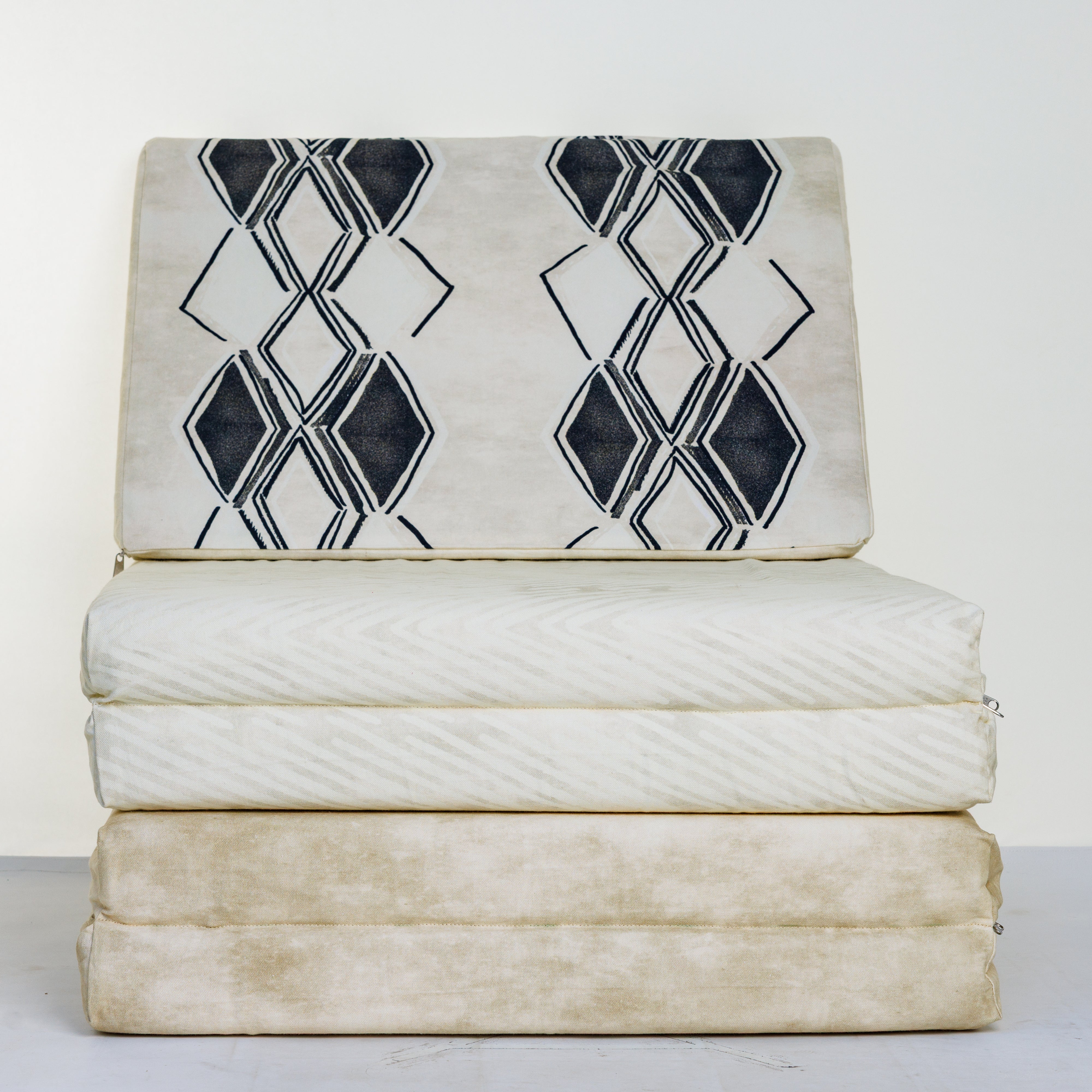 Luna Lounger Play Couch in Onyx